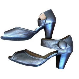 Clarks Artisan 6 M M Beige Open Toe Pump Leather 85520